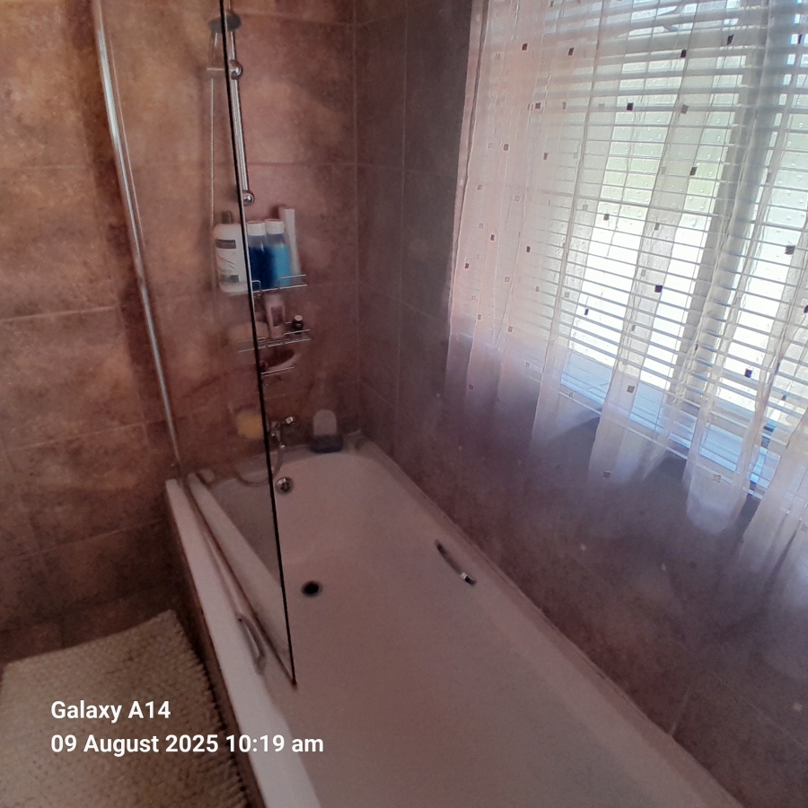 4 Bedroom Property for Sale in Protea Park North West